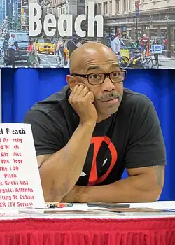 Michael Beach interpreta Darius Walker