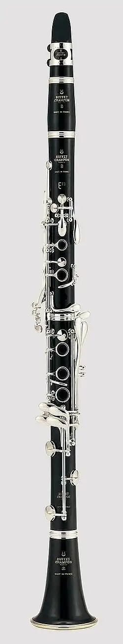 Clarinetto standard Boehm, con 17 chiavi e 6 anelli, sviluppato nel 1843 da Hyacinthe Klosé e Louis Auguste Buffet
