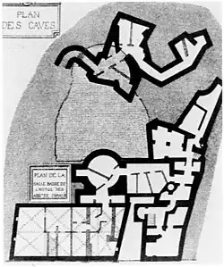 Fondamenti dell'originario edificio medievale con la sagoma della corte d'onore completata.