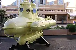 Batiscafo davanti al Museo