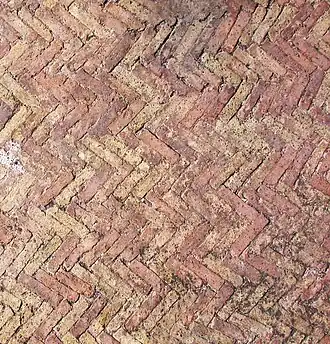 Opera spicata in una pavimentazione ai Mercati di Traiano