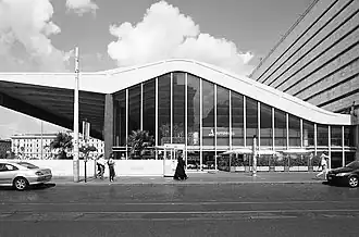 Particolare della pensilina