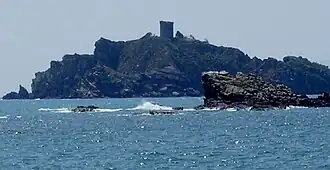 L'Isolotto dello Sparviero con la Torre degli Appiani