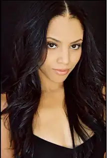 Bianca Lawson interpreta Emily Bennett.