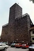 Combinazione di muro difensivo e bergfried al Castello di Liebenzell, Germania meridionale.