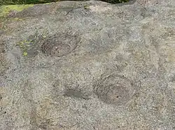 Particolare di due coppelle