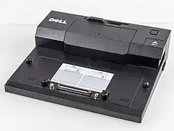 Una docking station Dell E-Port K07A senza portatile