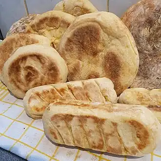 Il Bolo do caco, un pane di grano tipico dell'isola