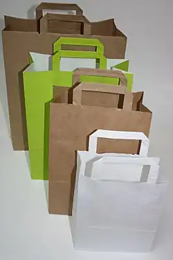 Sacchetti di carta con manici