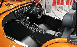 Fra gli optional della CSR vi è una plancia più rifinita.