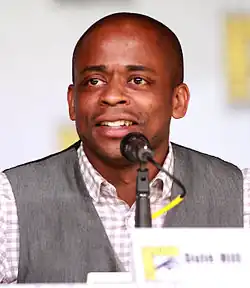 Dulé Hill, interpreta Burton Guster