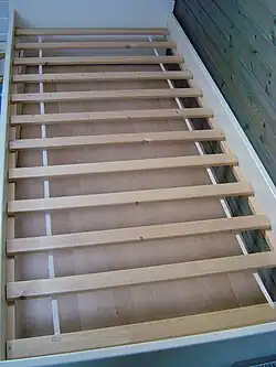 Rete con doghe in legno