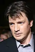 Nathan Fillion interpreta Kevin Callis