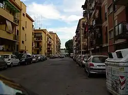 Via Silvano, nel quartiere Pietralata, dove nella finzione è ubicato il bar da Franco, luogo di ritrovo della banda