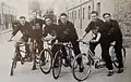 Un gruppo di giovani del Gruppo sportivo «Robur» ritratti davanti al Ricreatorio Arcivescovile nel 1939. Da sinistra: Bruno Benelli (poi sindaco di Ravenna), Mario Montanari (Martire per la libertà 1915-1944), Gaetano Ravaldini, Mario Pierpaoli, Orfeo Montanari e Giulio Scudellari.