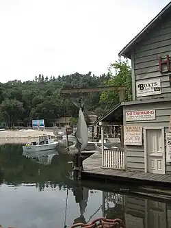 Riproduzione del porto dell'isola di Amity (da Lo squalo) agli Universal Studios