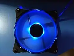 Una ventola Jetflo 120 PWM Blue.