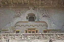 La finestra della chaitya Cave 10, Ellora, c. 650
