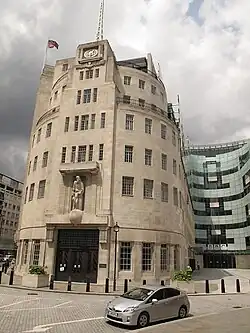 Il punto di riferimento e iconico quartier generale londinese della British Broadcasting Corporation, Broadcasting House, è stato aperto nel 1932.