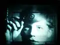 Questo studio di Hunziker (1970)[86]&nbsp;sull'eye tracking nella risoluzione dei problemi utilizzava una semplice pellicola da 8 mm per tracciare il movimento degli occhi filmando il soggetto attraverso una lastra di vetro su cui era visualizzato il problema visivo[87][86].