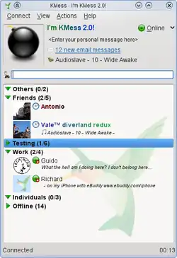 La finestra principale e di chat di KMess su KDE 4.3