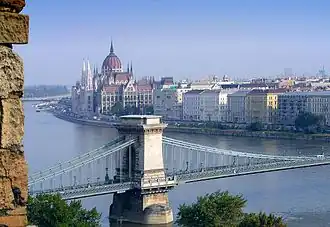 Il Danubio (nella foto a Budapest) è il fiume più lungo dell'Unione europea