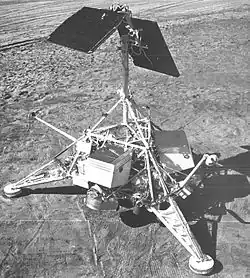 Lo Hughes lunar lander