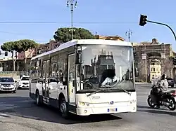 Un Temsa MD9 LE di Roma TPL