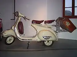 Vespa a due posti conservata al Touriseum