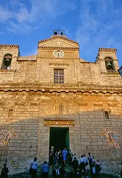 La Chiesa durante la festa di San Gandolfo.