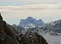 Il monte Pelmo visto dal monte Tullen nelle Odle di Eores (da circa 38&nbsp;km).