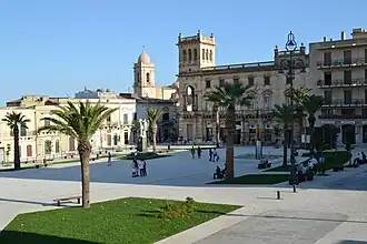 Nuova piazza Unità d'Italia e Palazzo Bruno