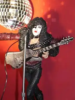 Action figure di Paul Stanley realizzata da McFarlane Toys.