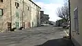 Piazza Lazzaro Papi, la principale del paese