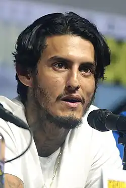Richard Cabral interpreta Johnny “El Coco” Cruz