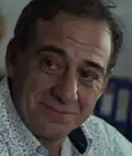 Alejandro Awada interpreta Alfredo Uribe