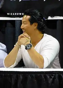 Will Yun Lee interpreta Taka.